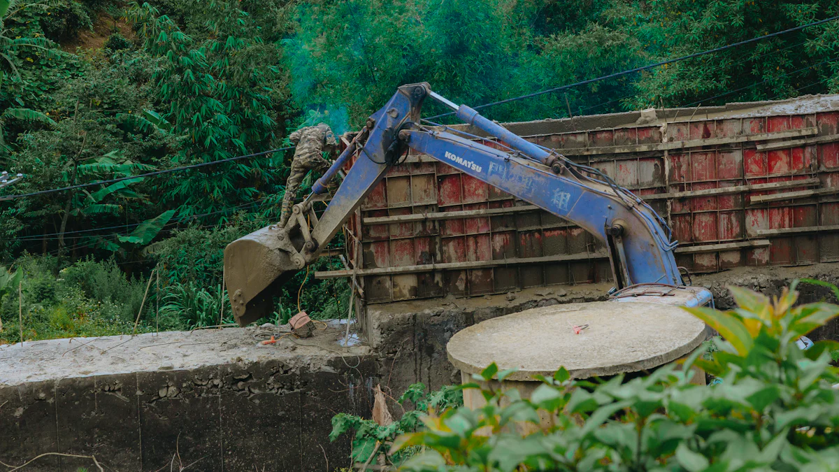 Komatsu PC200 Excavator Specifications and Features