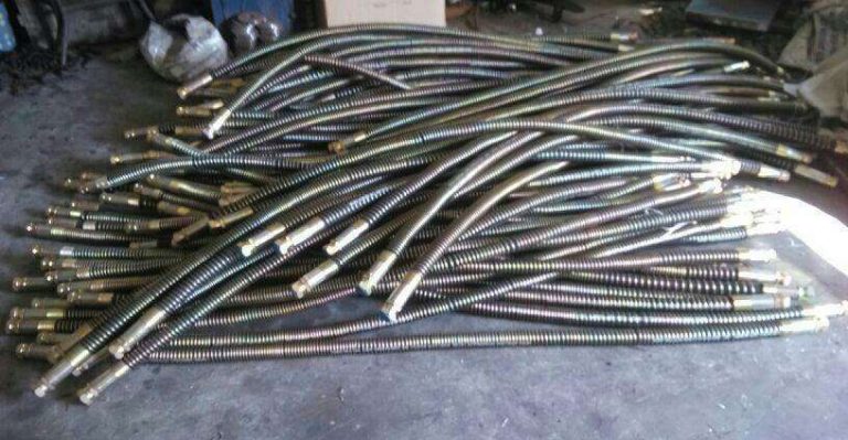 Pipeline oil leakage