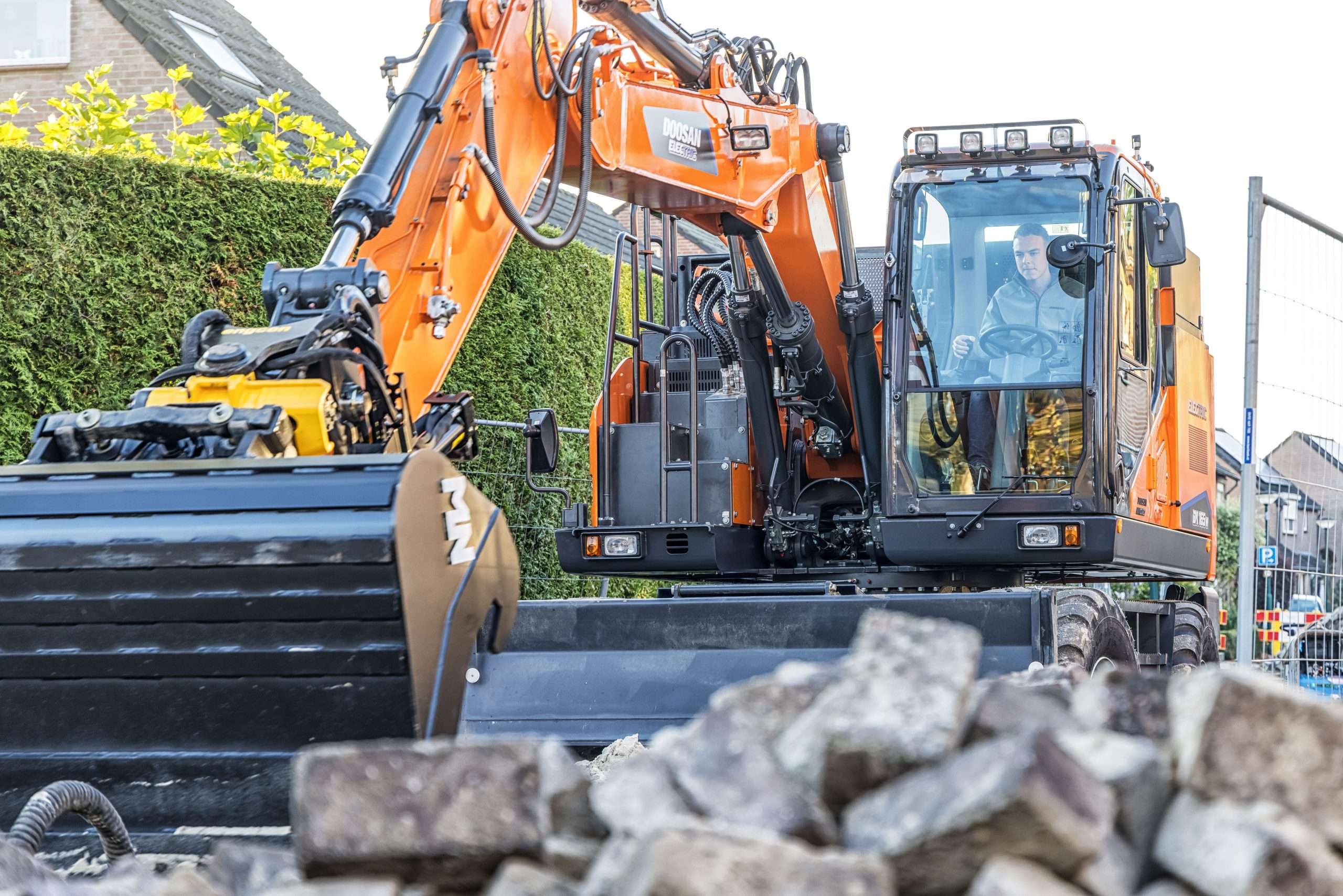 Finding Reliable Suppliers for Doosan Excavator Parts Online