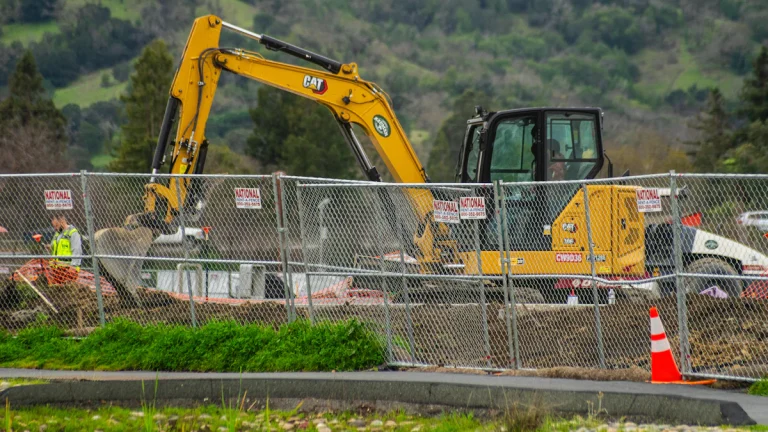 A Guide to Different Excavator Bucket Teeth Applications