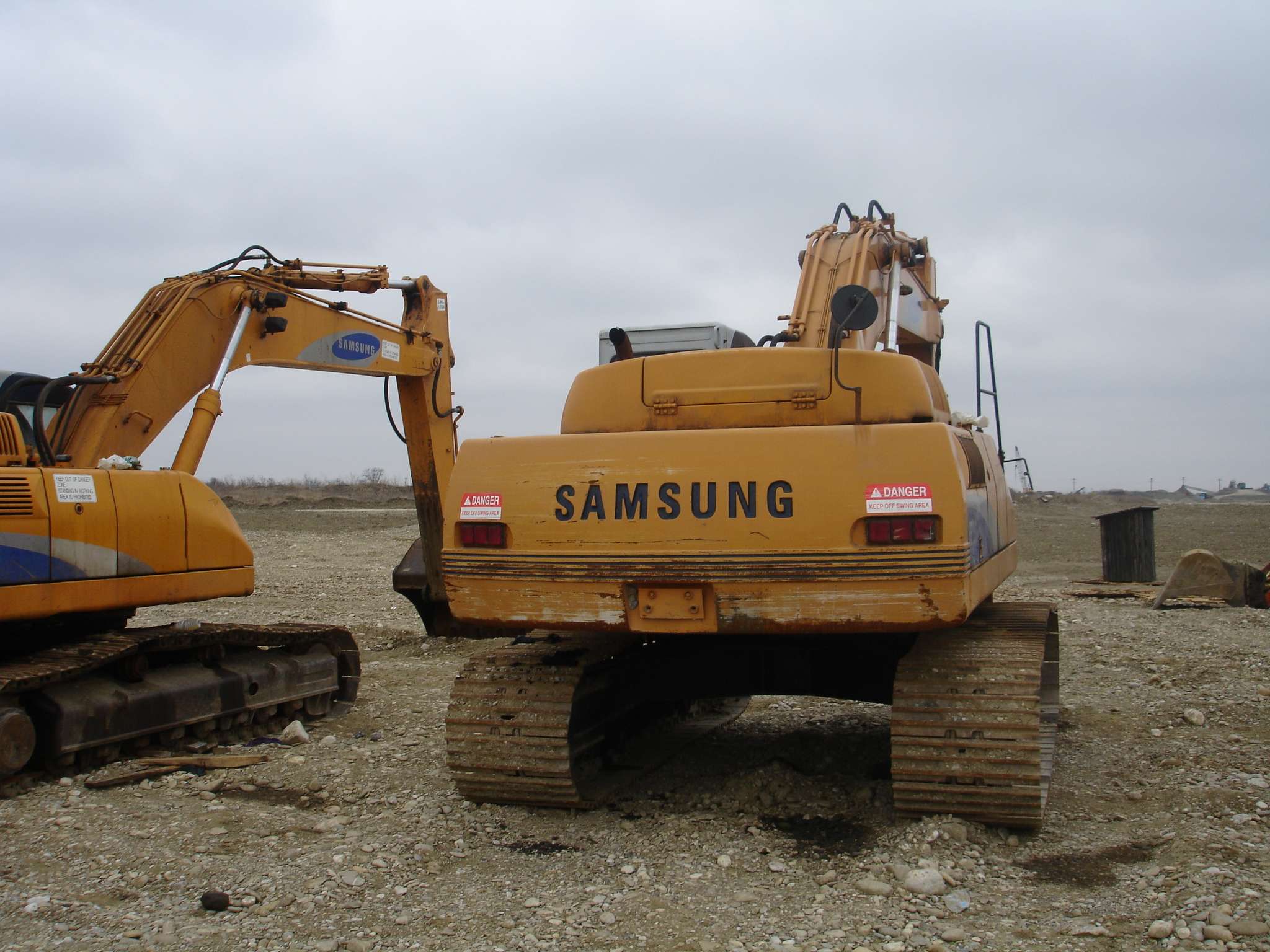 The Pros and Cons of New Samsung Excavator Parts