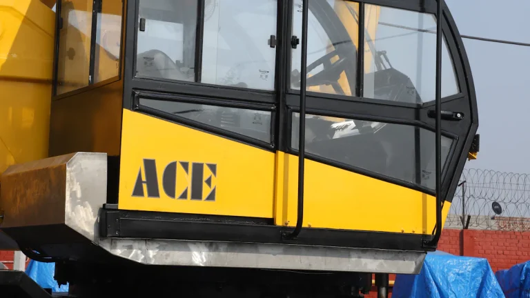 What Makes YNF Machinery a Reliable Excavator Parts Supplier