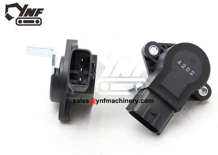 Durable throttle motor controller for mini excavators