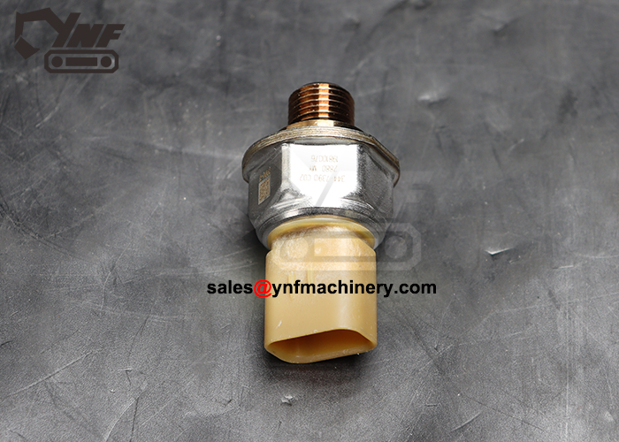 Hydraulic monitoring sensor for heavy equipment