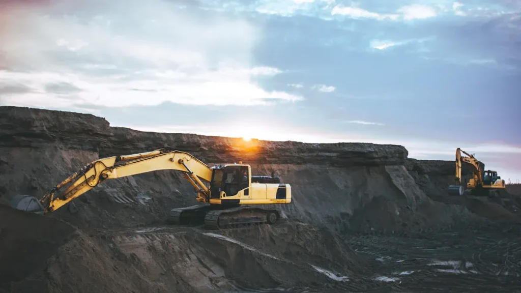 What Is an Excavator Shovel and How Does It Work in Construction and Mining