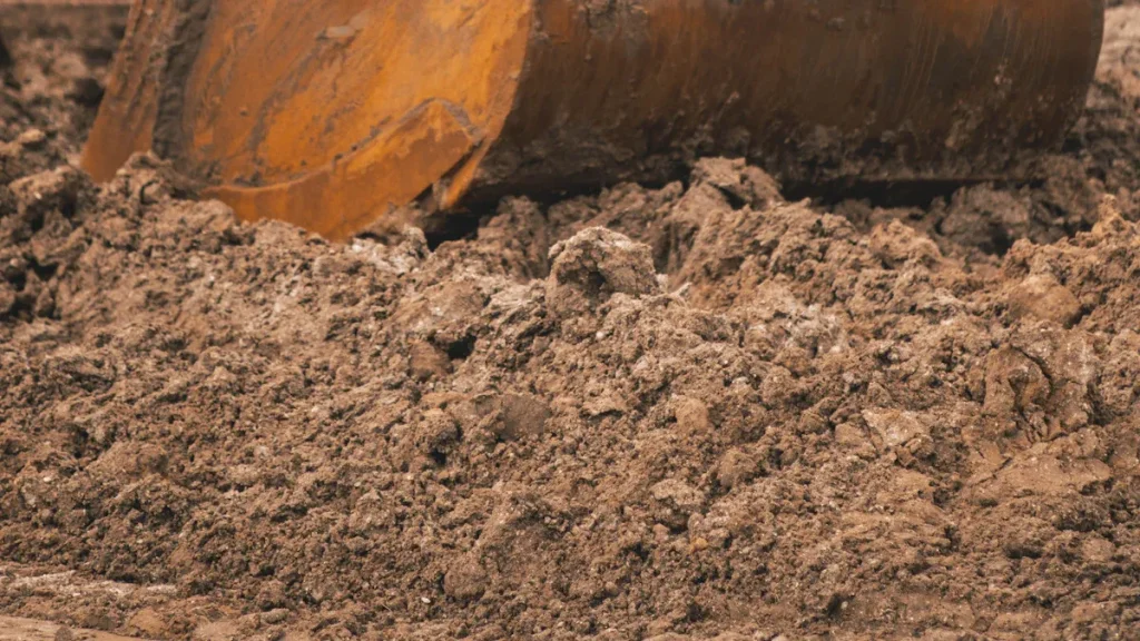 How to Choose the Right Excavator Teeth for Your Machine in 2025