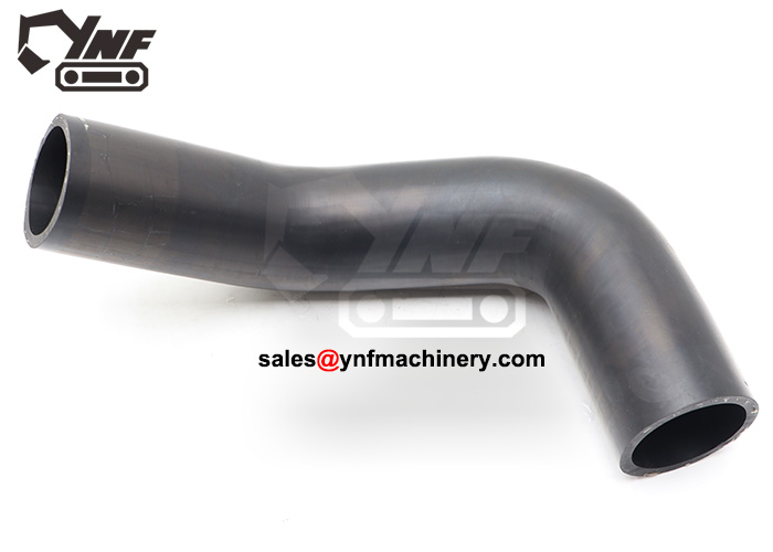 YNF16826 EPDM upper water hose for Volvo
