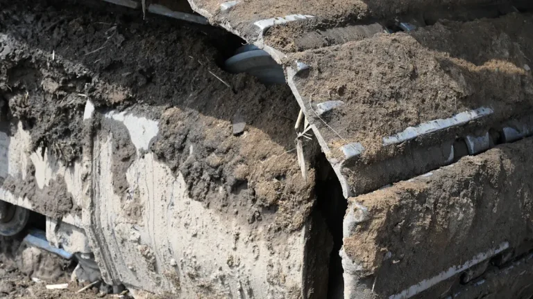 How to Choose the Right Excavator Parts Undercarriage for Your Machine