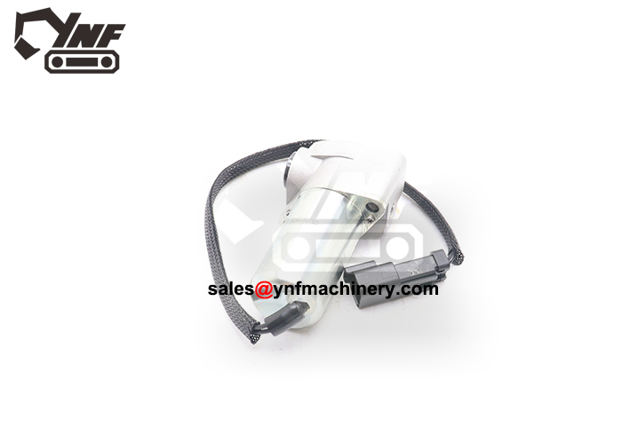 YNF01951 PC450-8 hydraulic control valve