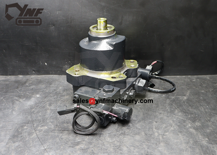 Excavator radiator fan motor for engine cooling