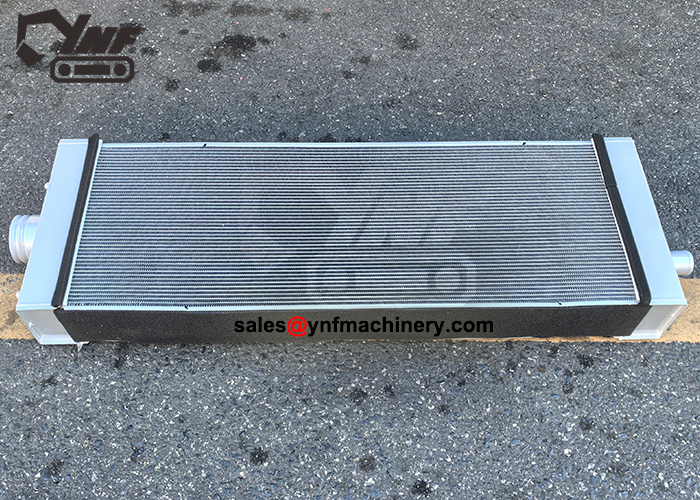 Excavator and bulldozer cooling radiator