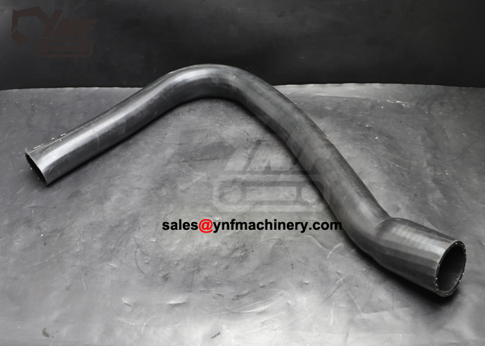 YNF15685 radiator hose