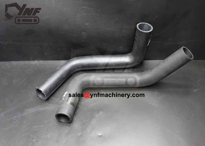 YNF15858 radiator hose