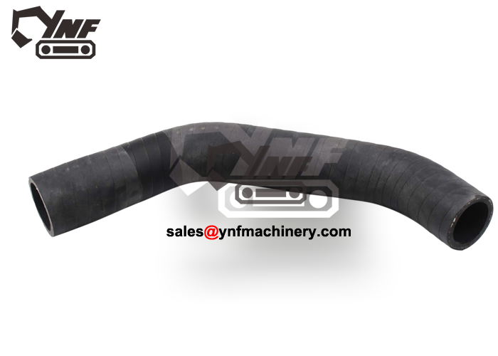 Ống dẫn nước làm mát dưới Volvo