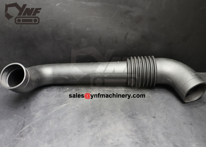 Excavator air hose connecting air cleaner