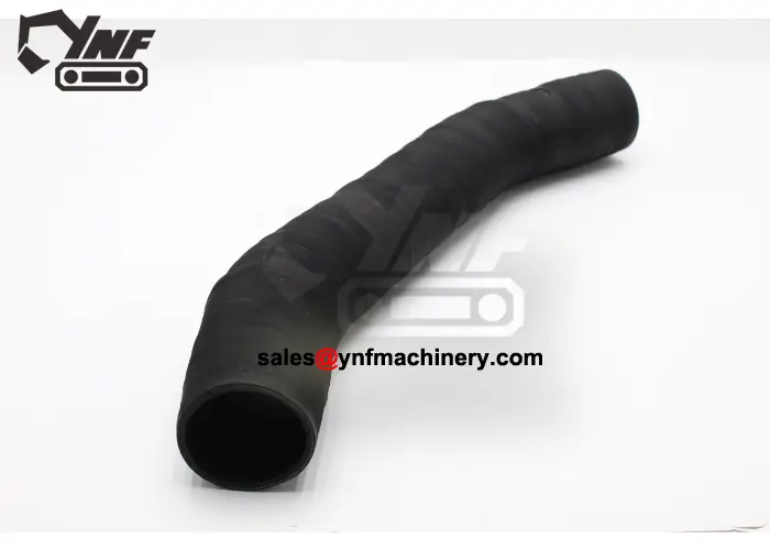 Ống cao su làm mát trung gian bền chắc dành cho người mua phụ tùng máy xúc.