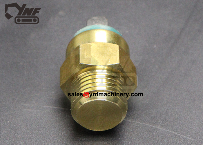 Isuzu 4LE2 diesel engine water temperature sensor
