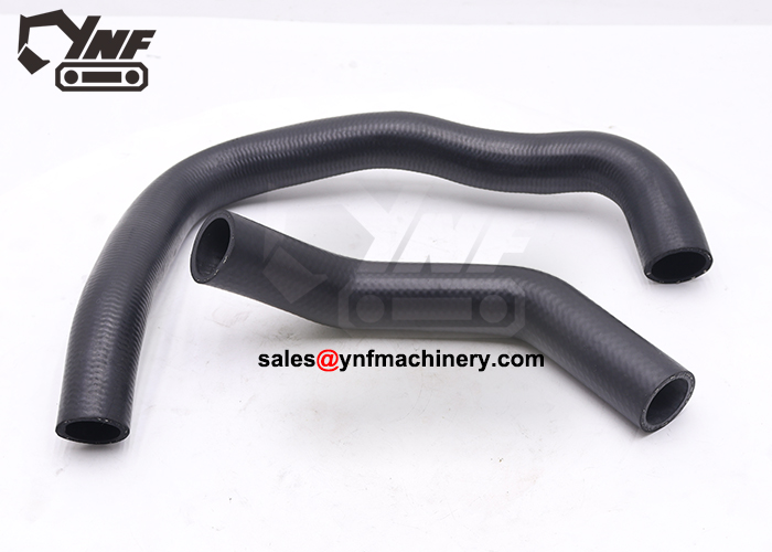 Heavy equipment radiator hose set for engine cooling system
