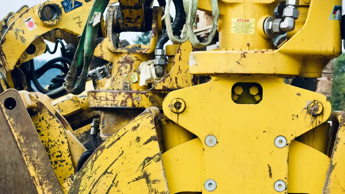 Sourcing Daewoo Excavator DH28-2 Parts OEM vs Aftermarket