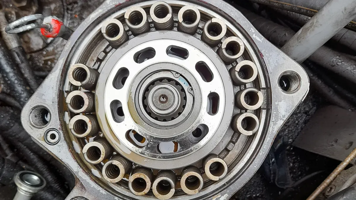 Step-by-Step Hydraulic Seal Replacement Guide