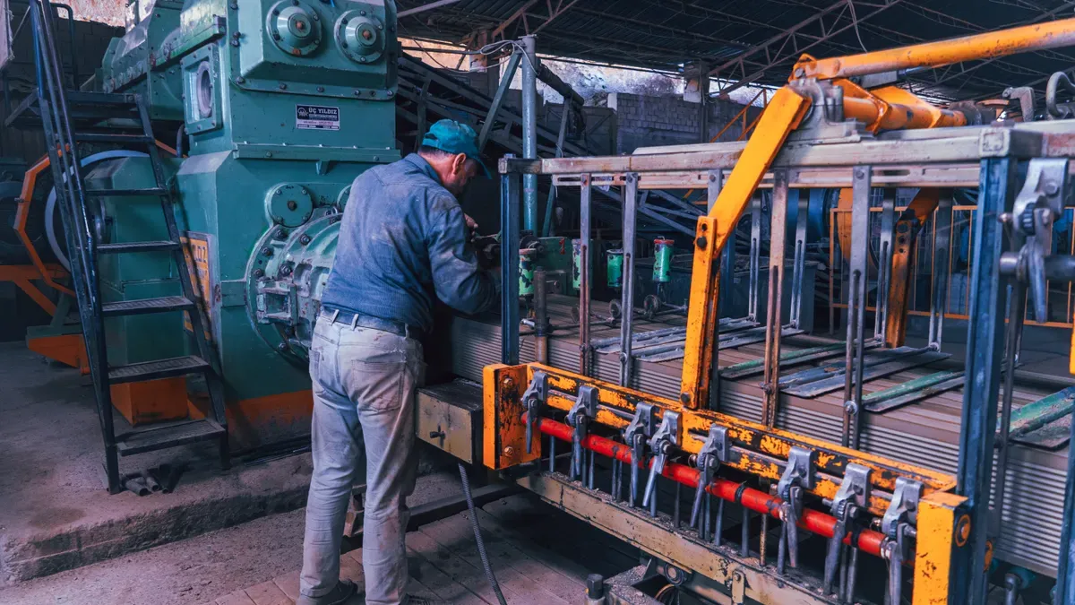 Evaluating a Reliable Excavator Parts Supplier Like YNF Machinery