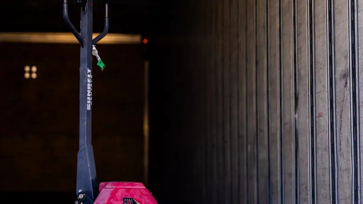 Step-by-Step Palletizing and Shipping Checklist