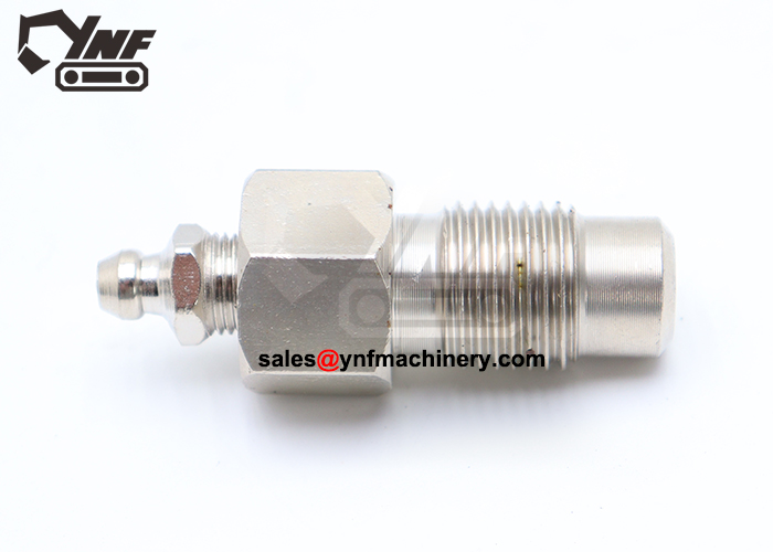 Kubota excavator undercarriage lubrication fitting