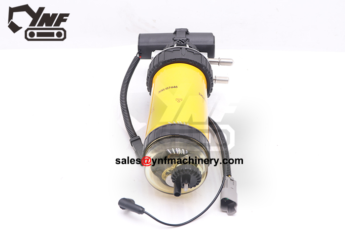 Heavy equipment fuel filtration assembly with electric motor